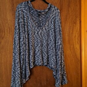 Blue Mint Sharkbite Black & White Sweater